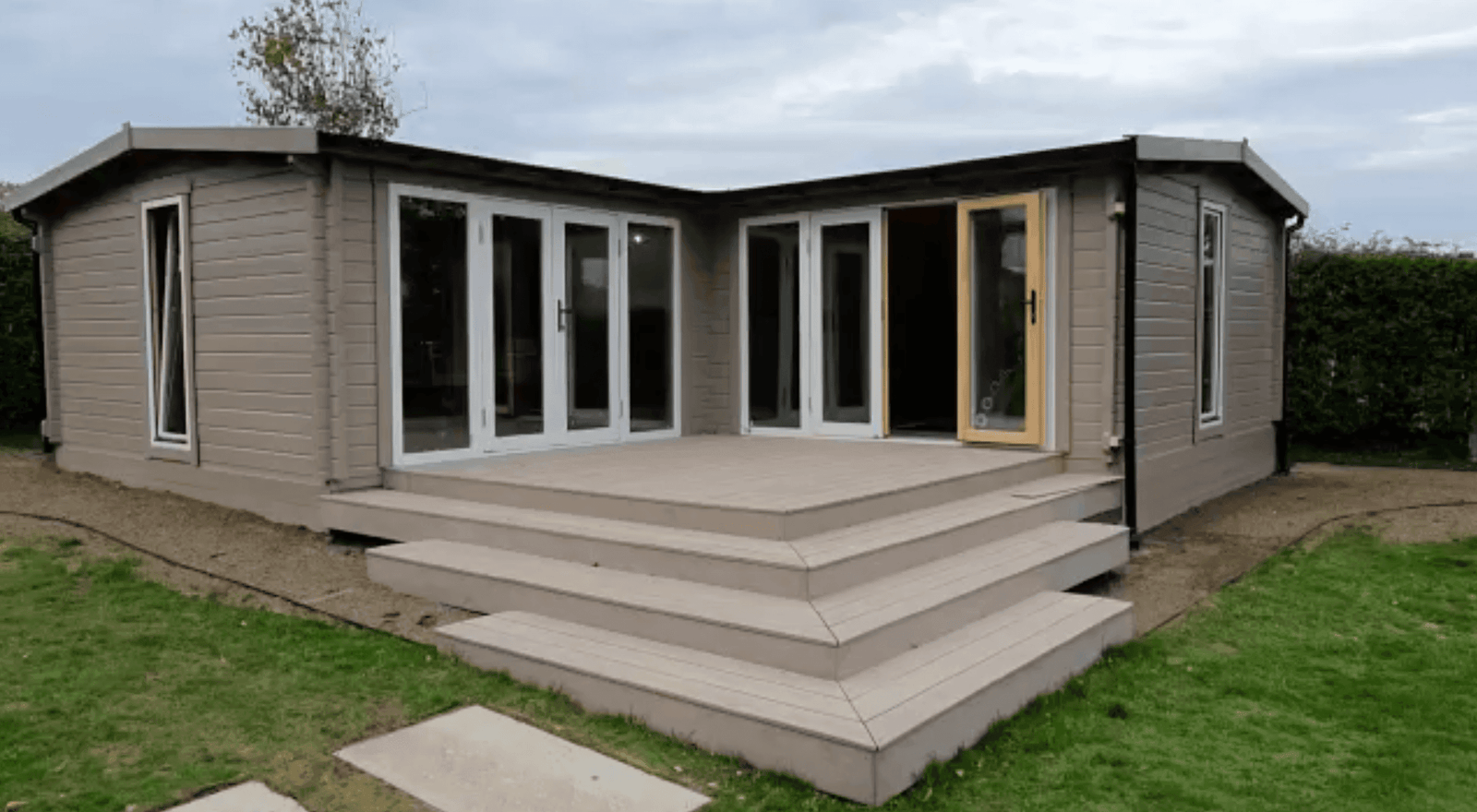 TBS152 L-Shaped Log Cabin | 8.0x8.0m