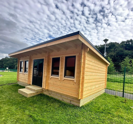 Malvern Primary School's Log Cabin Classroom - Timber Building Specialists