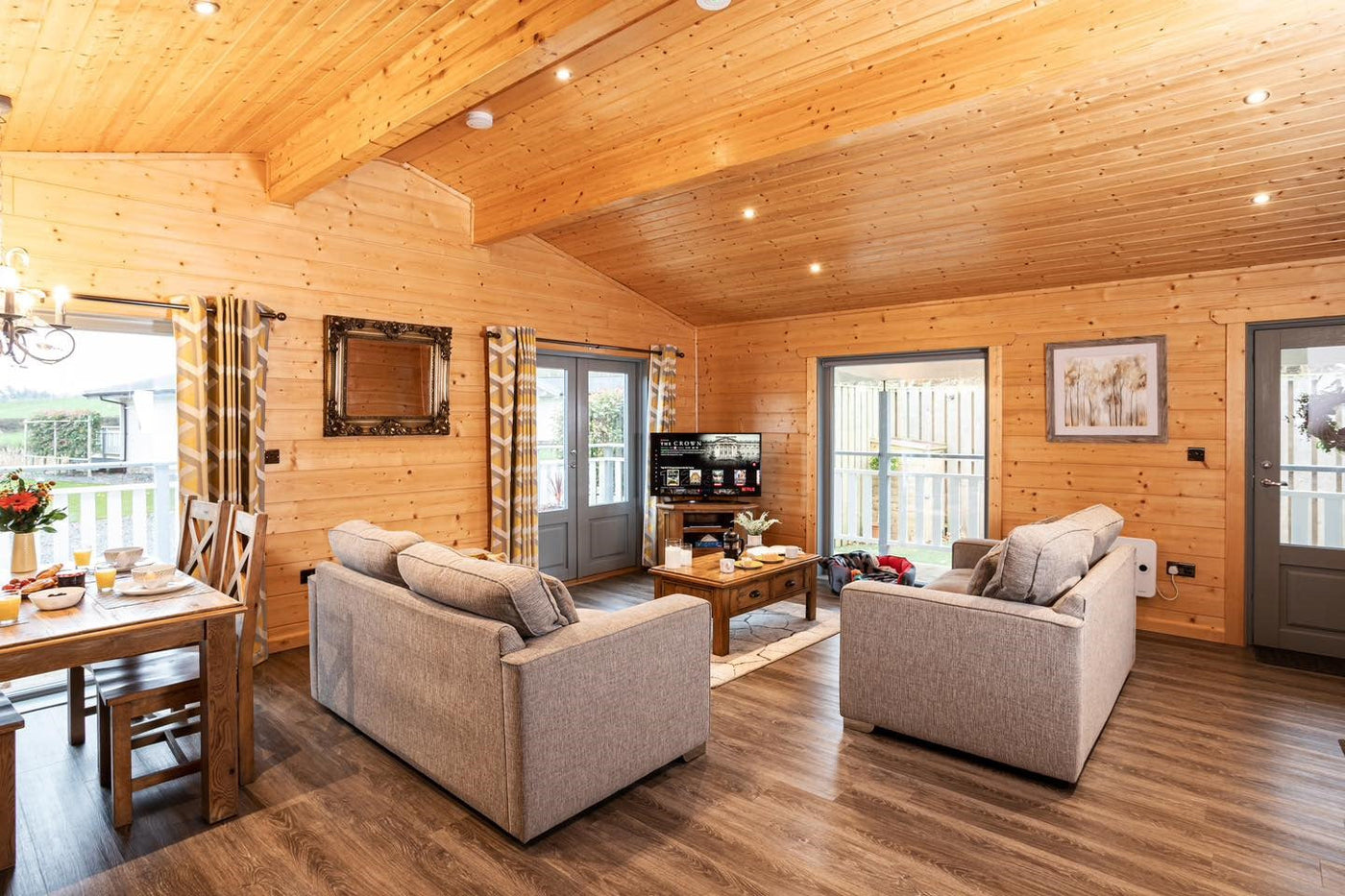 Explore Multiroom Log Cabins for Family Gatherings