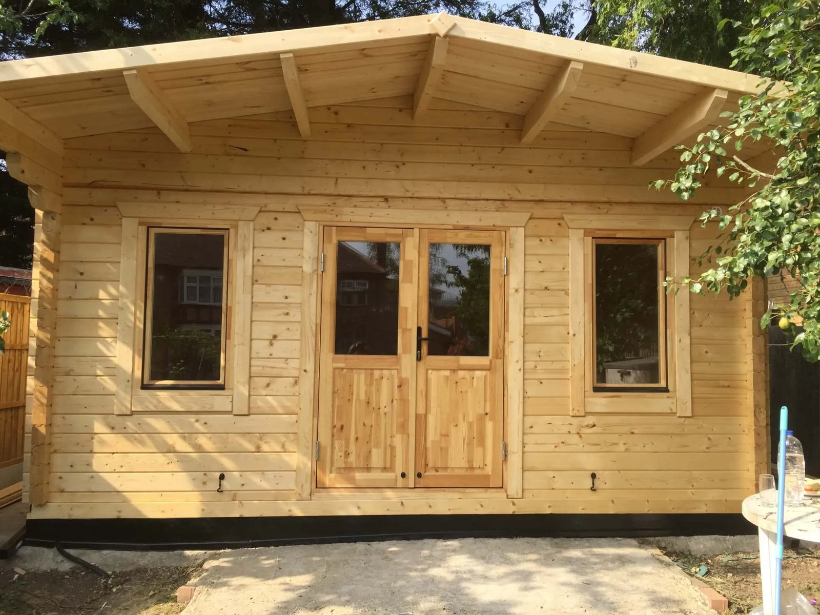 Harrow Garden Log Cabin