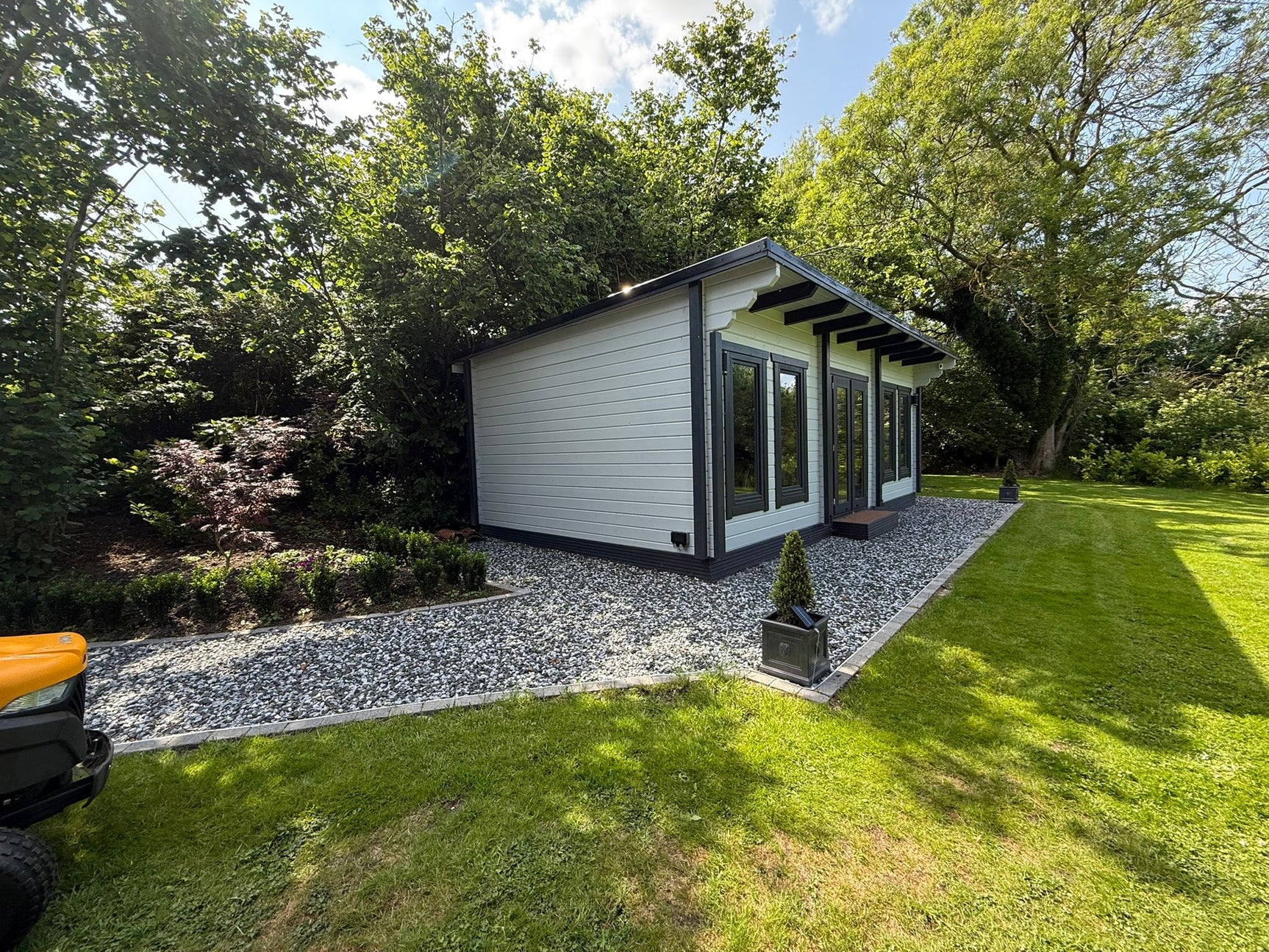 TBS188 Log Cabin | 8.5x4.5m