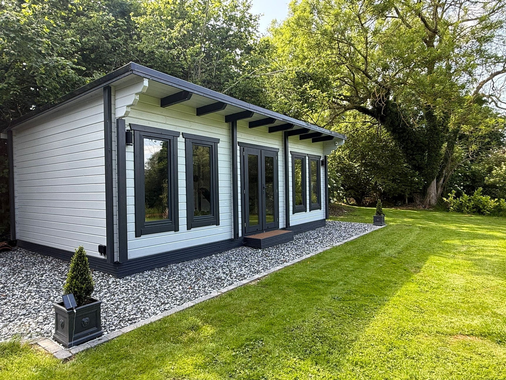 TBS188 Log Cabin | 8.5x4.5m