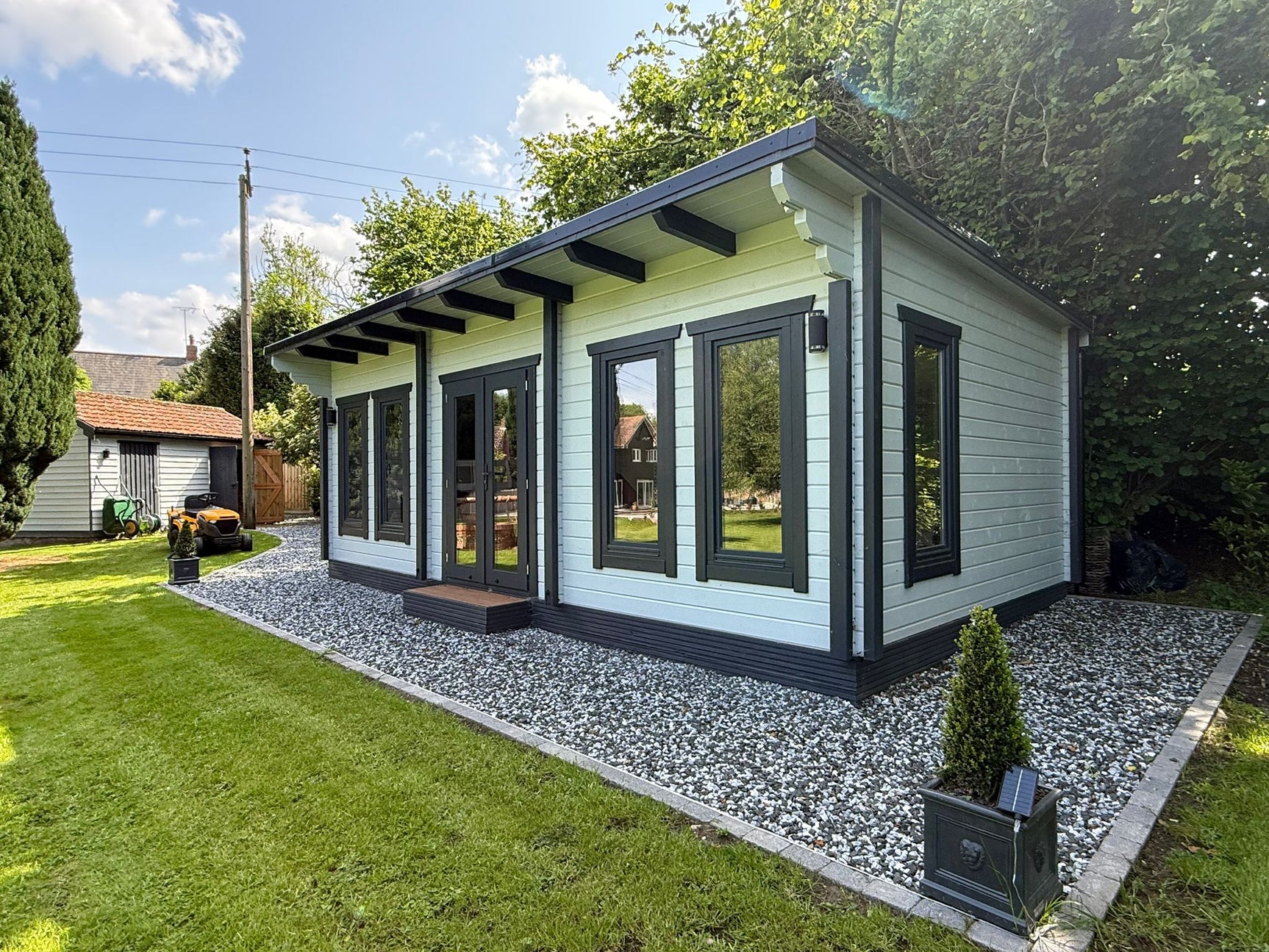 TBS188 Log Cabin | 8.5x4.5m