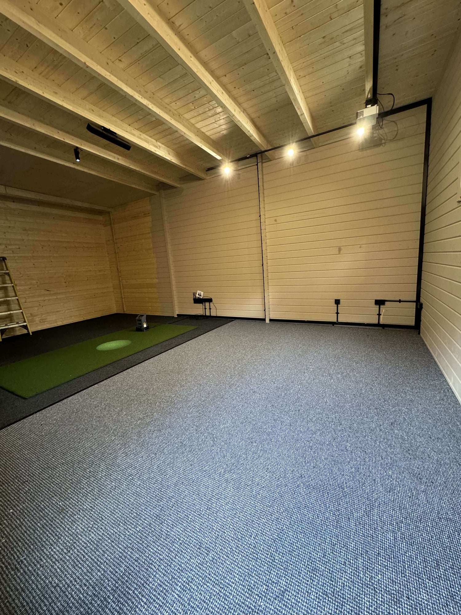 Pinehurst Golf Simulator Log Cabin | 8.0x5.0m - Golf Sim Room - Timber Building Specialists