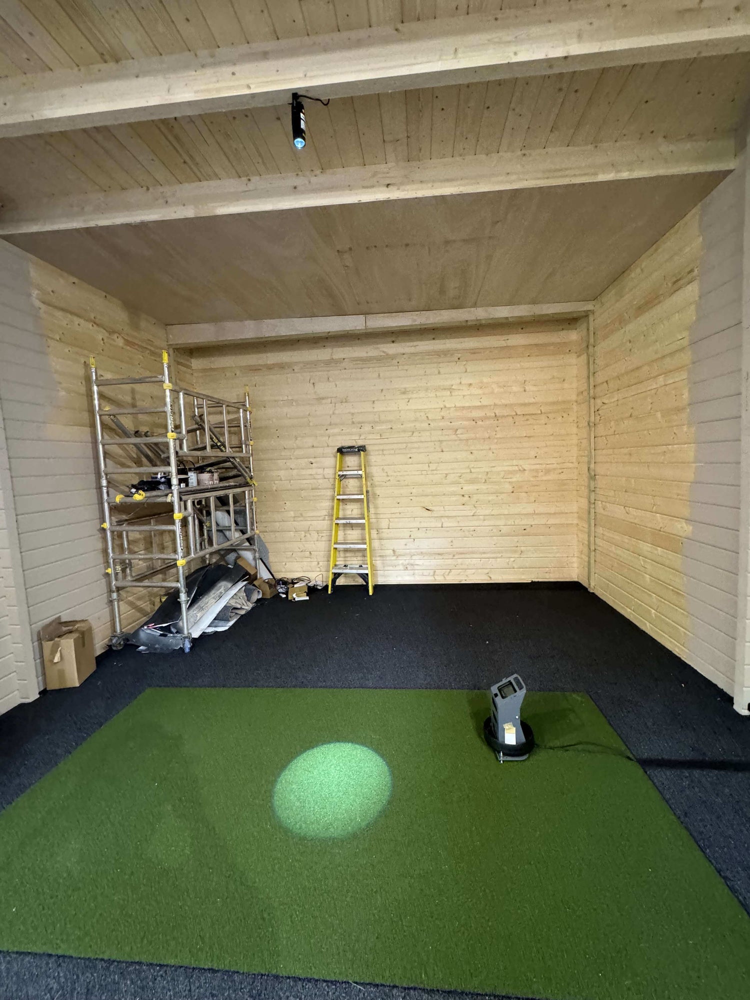 Pinehurst Golf Simulator Log Cabin | 8.0x5.0m - Golf Sim Room - Timber Building Specialists