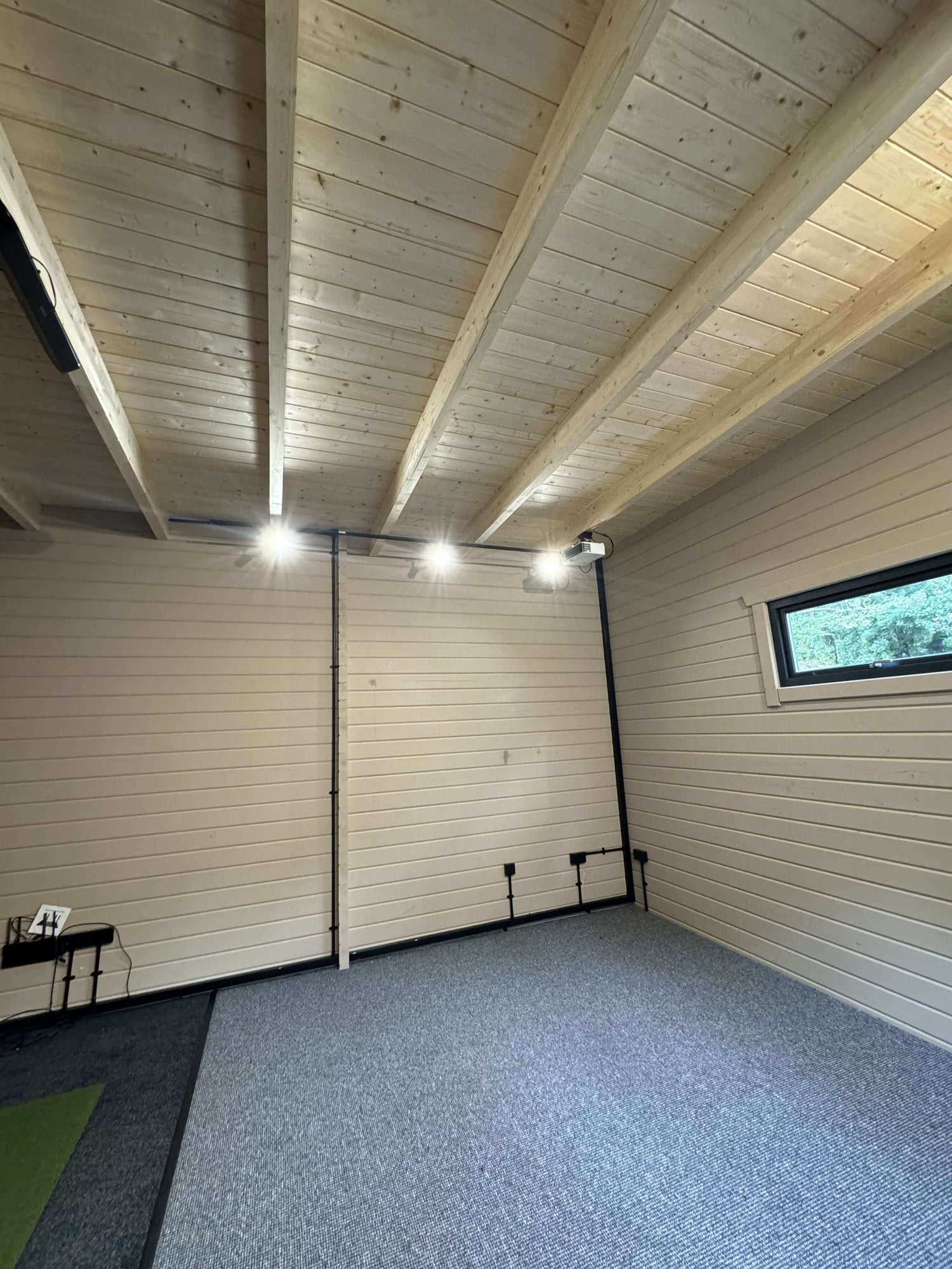 Pinehurst Golf Simulator Log Cabin | 8.0x5.0m - Golf Sim Room - Timber Building Specialists