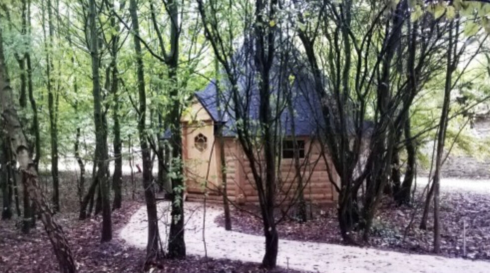 Premium BBQ Hut 25 m2 In Woods