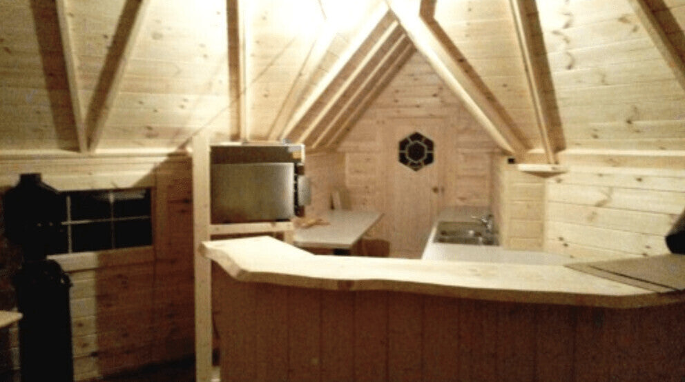 Premium BBQ Hut 25.0 m2 + 2.5m Extension Internal