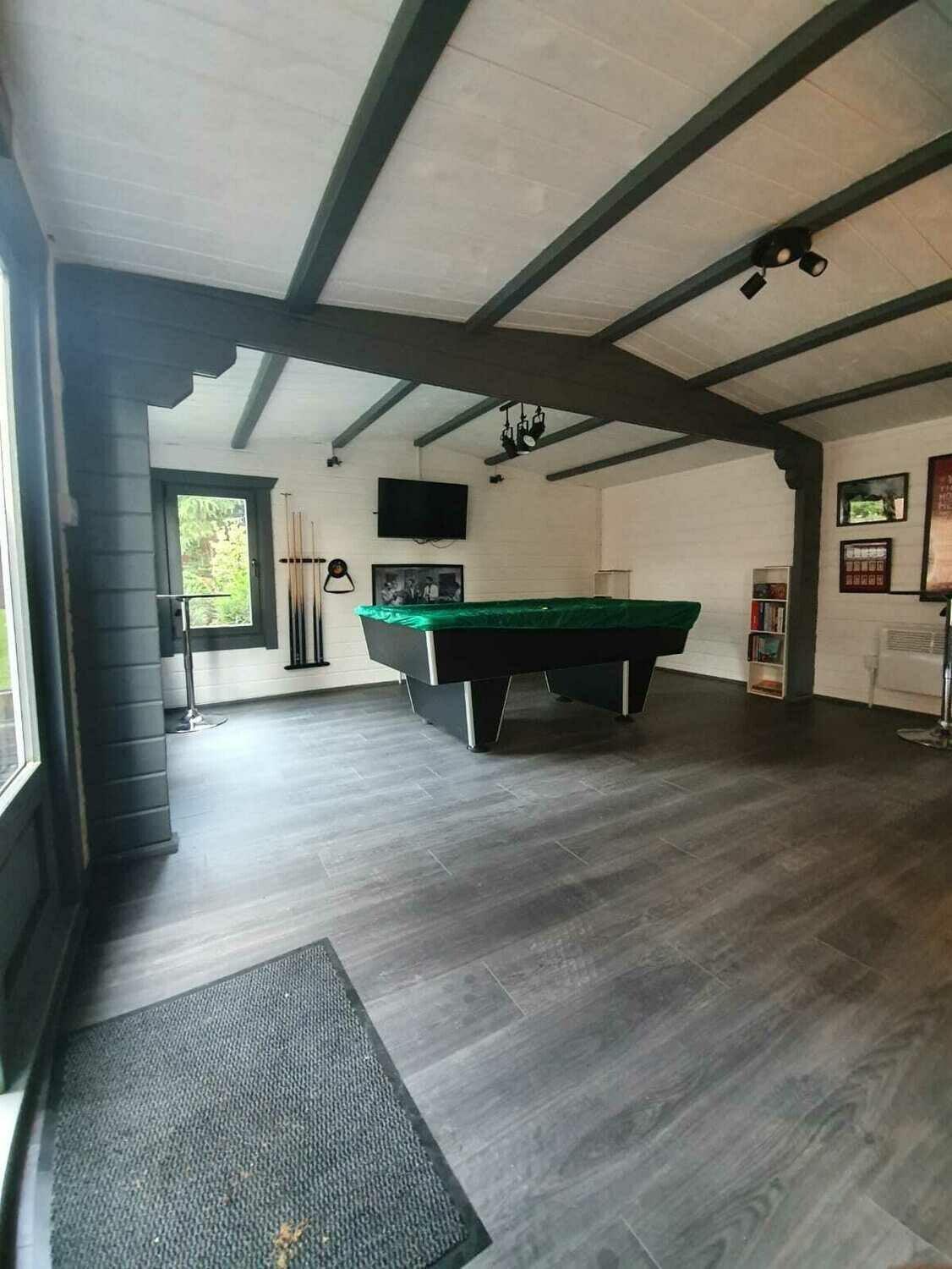TBS127 Games Room | 7.0x4.25m Interior