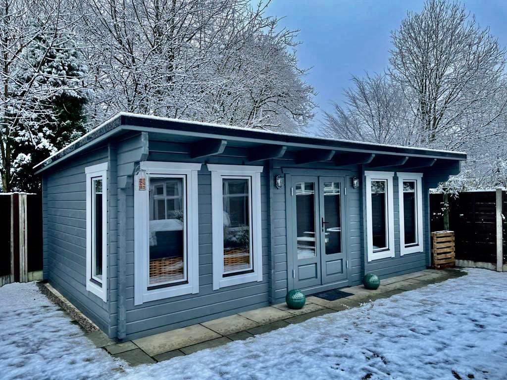 TBS154 Log Cabin | 7.0x4.5m Exterior in the snow