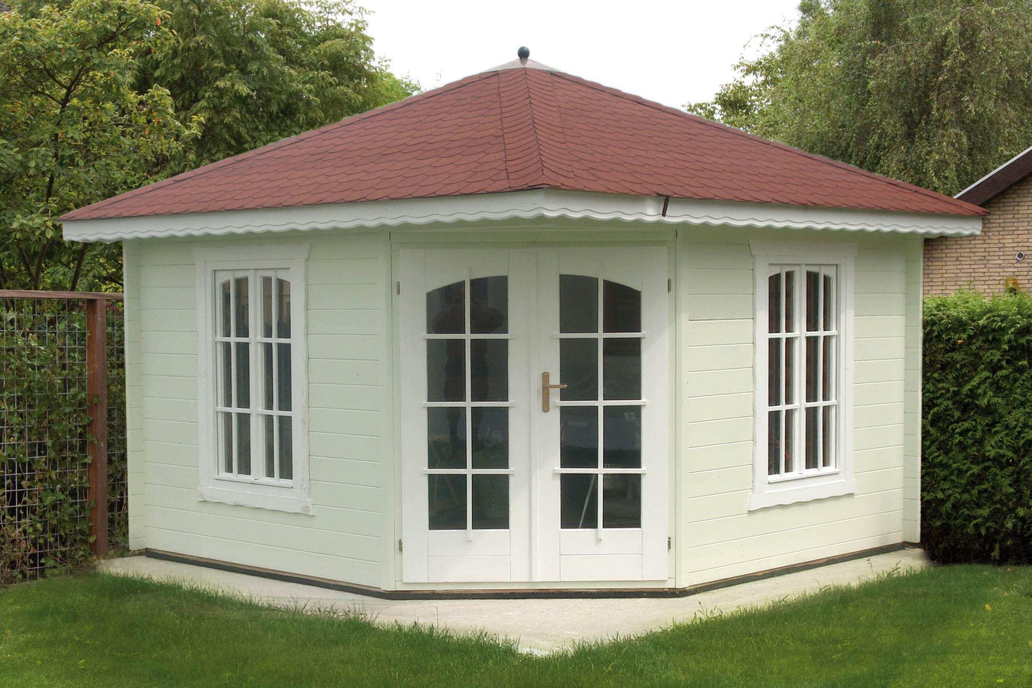 Panta 8 Corner Log Cabin | 3.4x3.4m - Corner Cabin - Timber Building Specialists