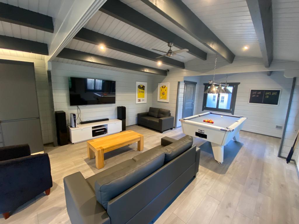 TBS163 Log Cabin | 10.0x4.0m - Timber Building Specialists